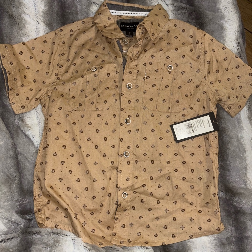 Kenneth Cole boys  Tan Short Sleeve button front nwt size 5